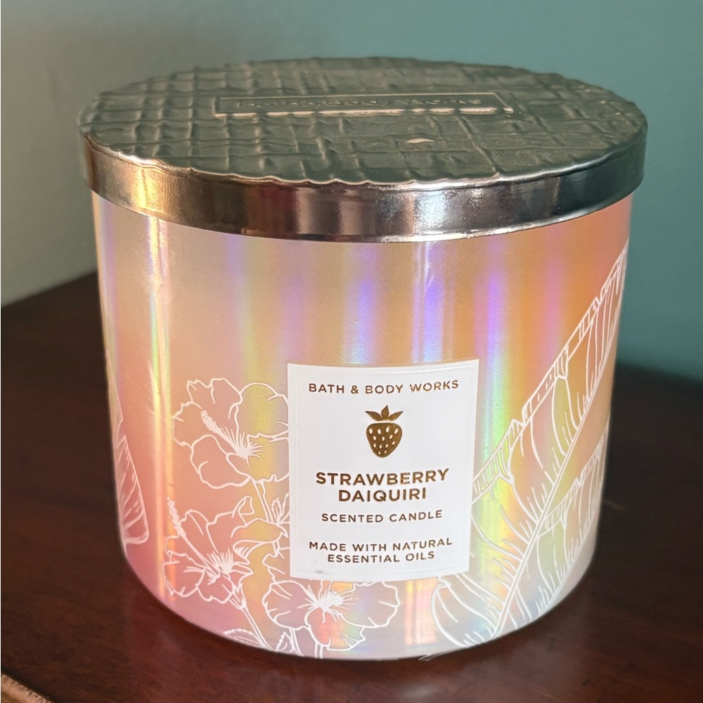 Bath & Body Works Strawberry Daiquiri Scented 3 Wick Candle 14.5oz New